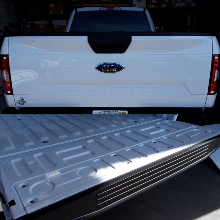  2019 Ford F150 aluminum factory tailgate YZ oxford white 
