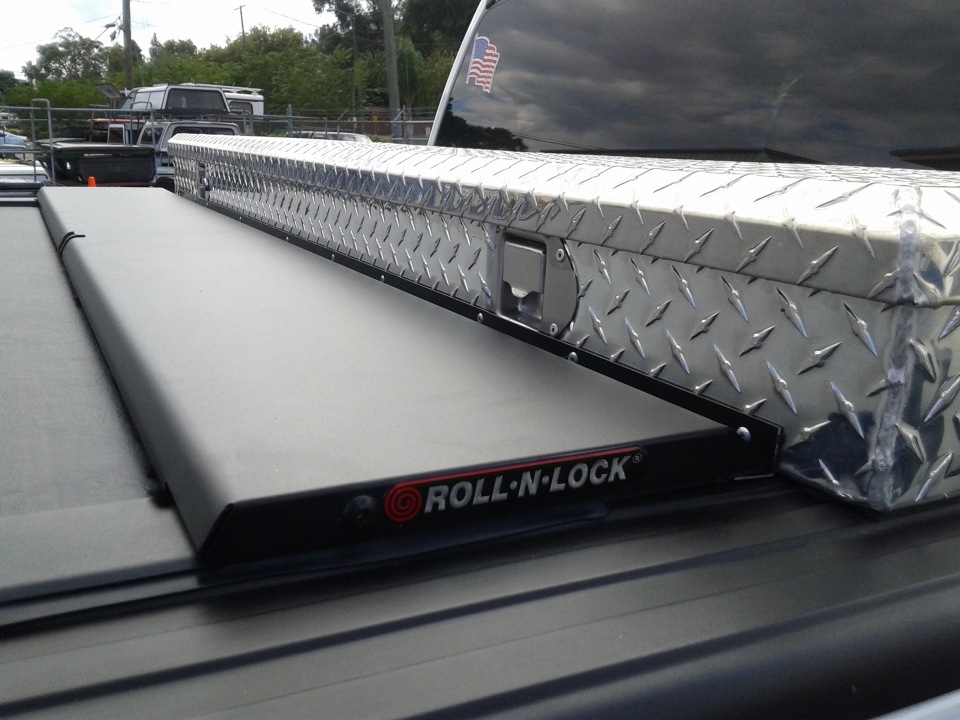 Roll n lock M series retractable tonneau covers