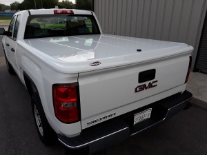 Chevrolet Silverado GMC Sierra undercover LUX tonneau cover