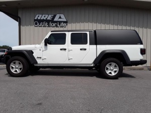 2020 JEEP Gladiator ARE CX series truck cap